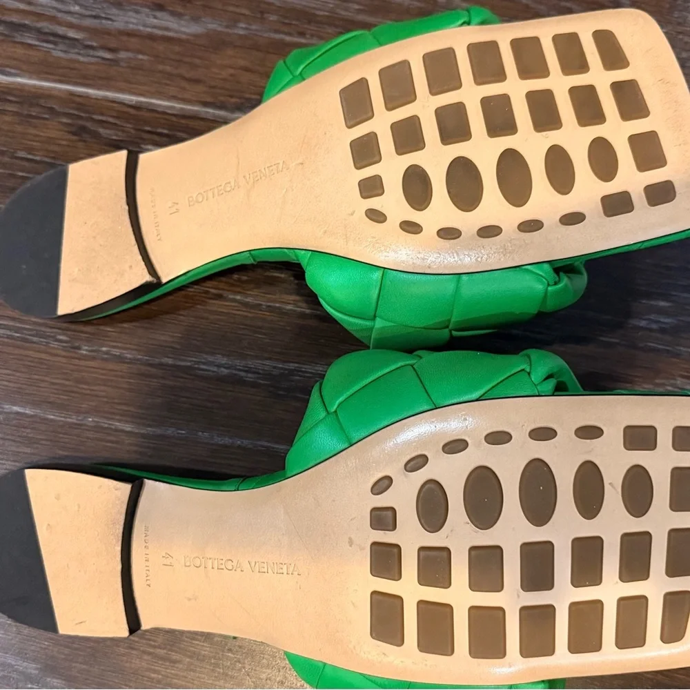 Bottega Veneta Lido Sandals in Green (Grass) - Picture 4 of 12